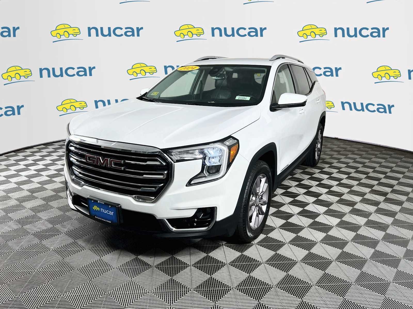 Used 2024 Summit White GMC SLT image 3