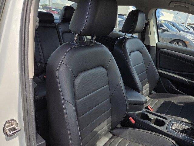 Used 2024 Opal White Pearl Volkswagen SE image 28
