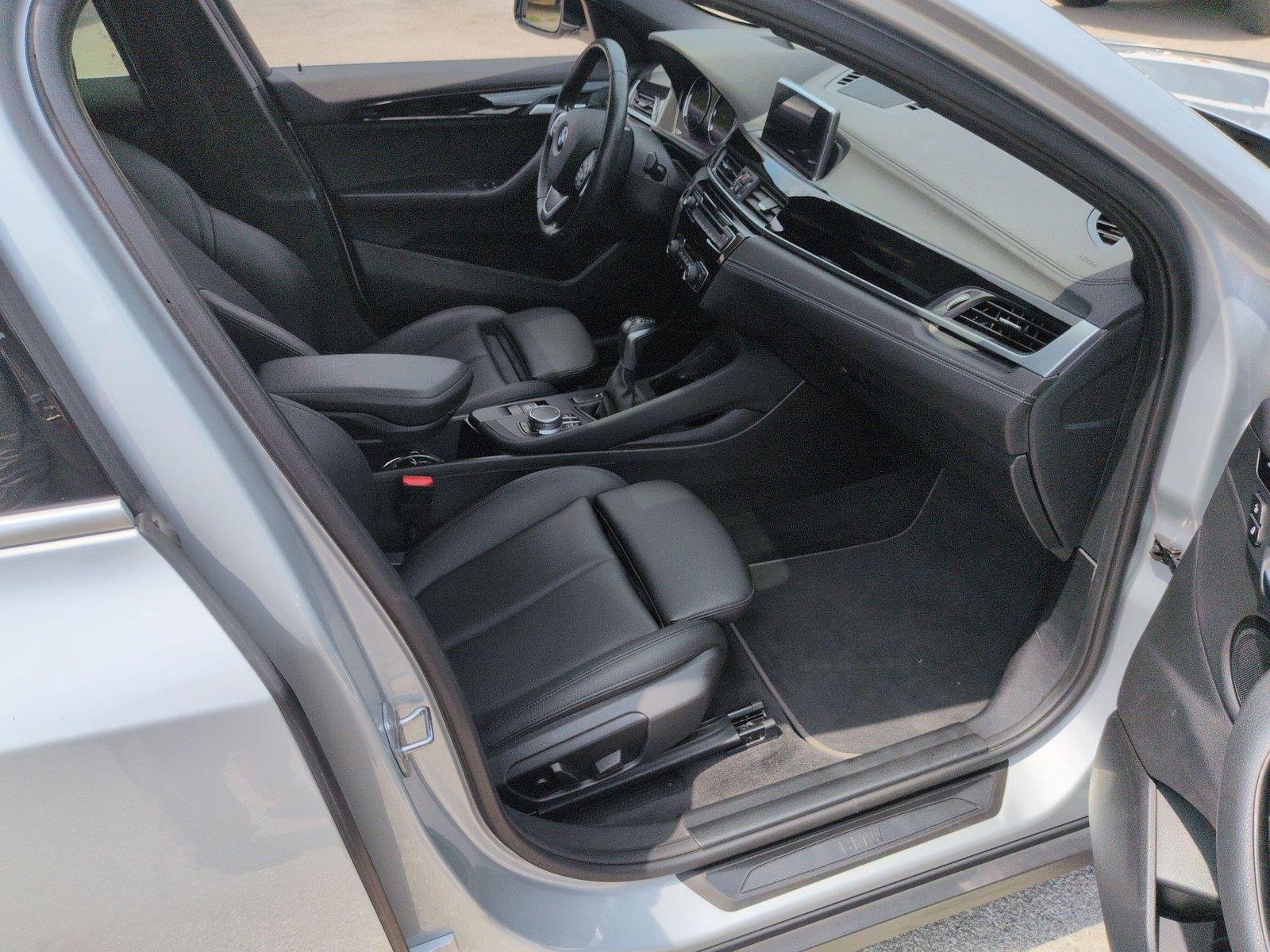Used 2019 Glacier Silver Metallic BMW sDrive28i image 39