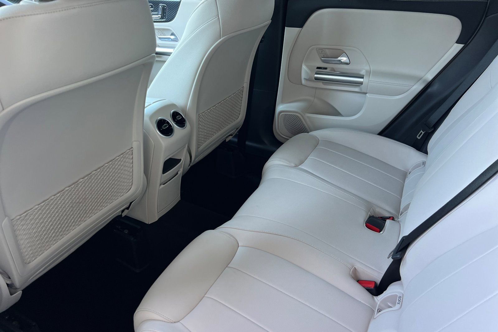 Certified Used 2026 Polar White Mercedes-Benz 250 image 4
