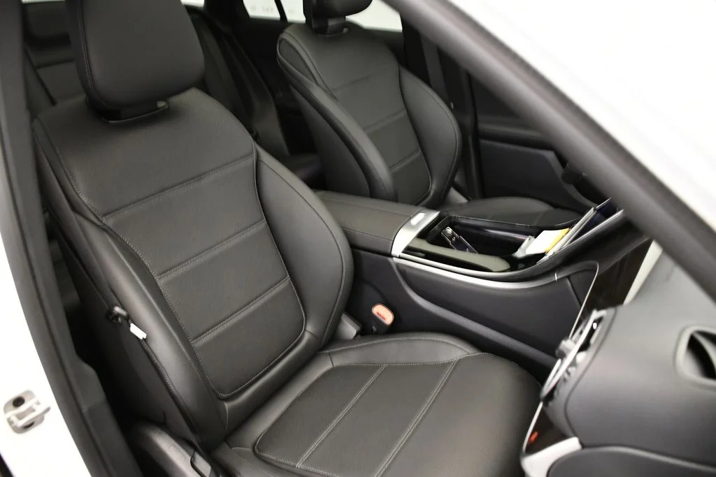 New 2026 Polar White Mercedes-Benz GLC 300 image 47