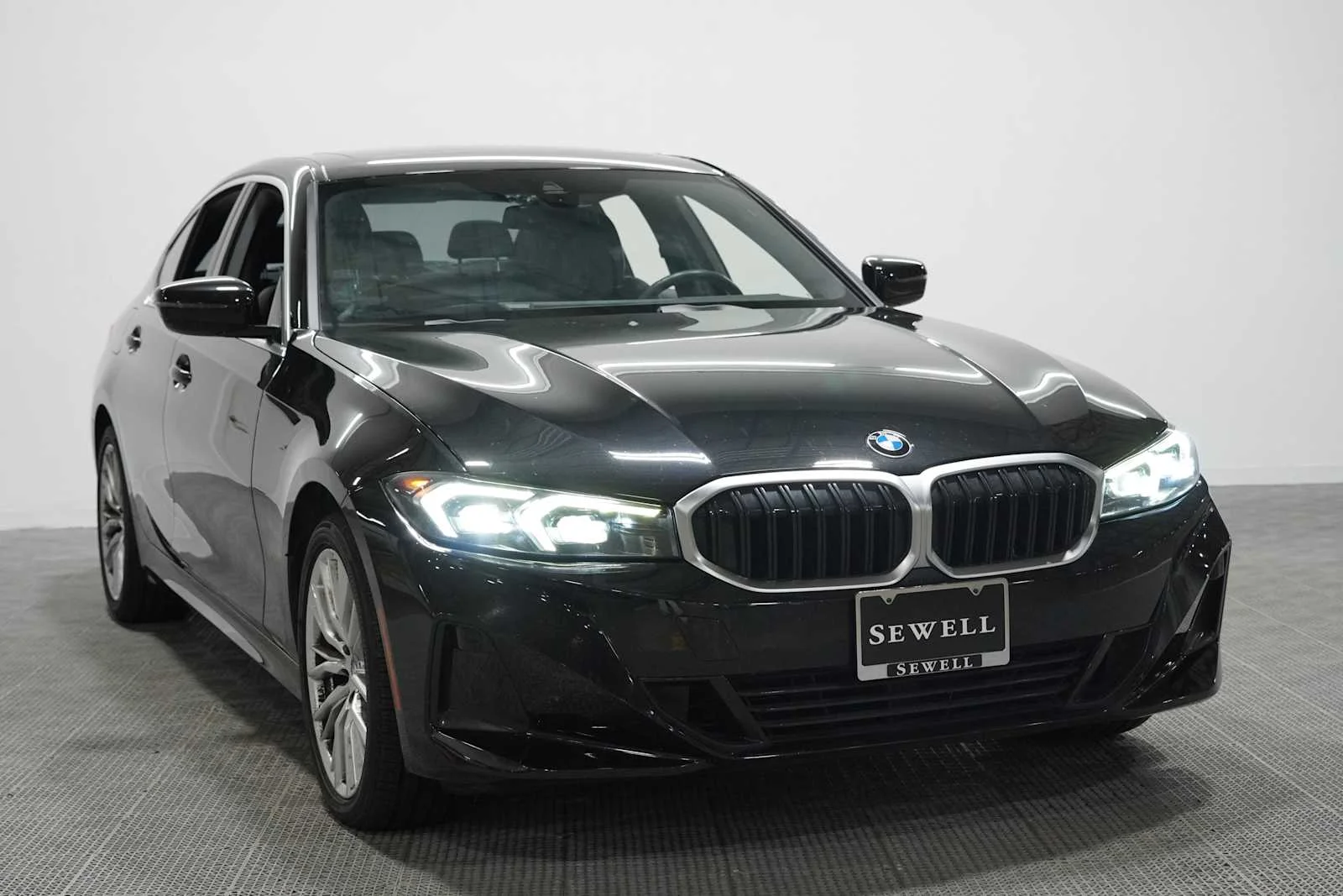 Certified Used 2024 Black Sapphire Metallic BMW 330i image 3