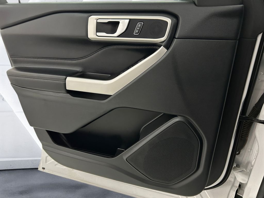 Used 2023 White Ford XLT image 12