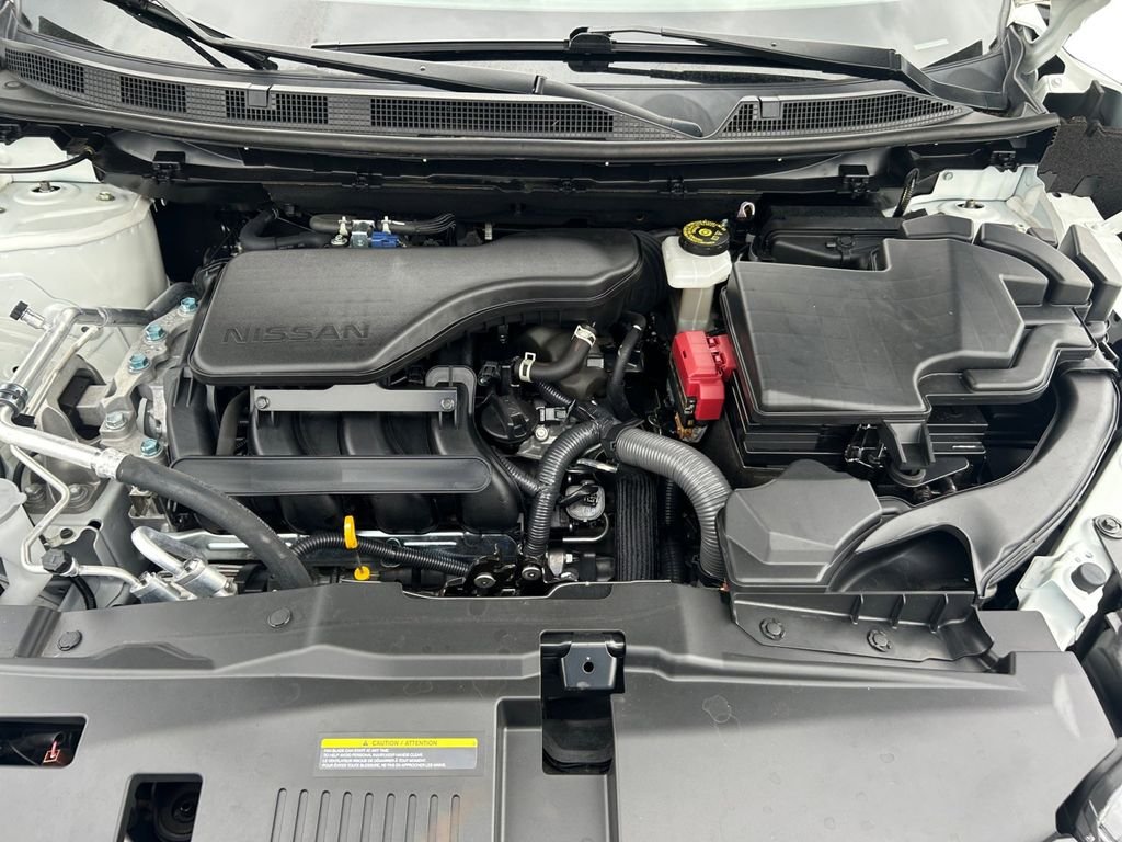 Used 2022 White Nissan SL image 13