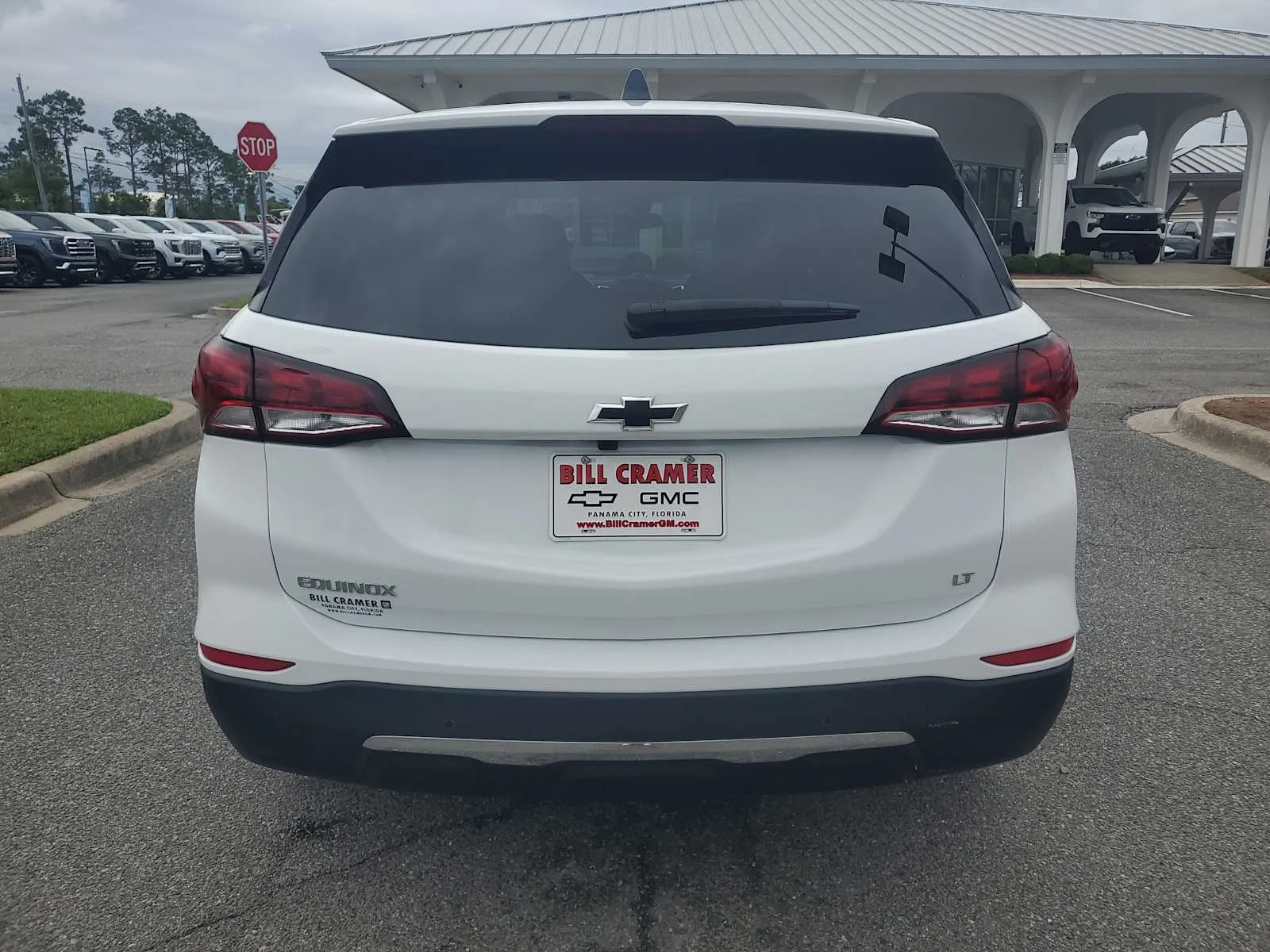 Used 2024 Summit White Chevrolet LT image 4