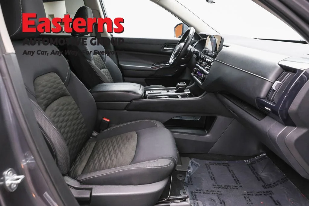 Used 2022 Gray Nissan SV image 24