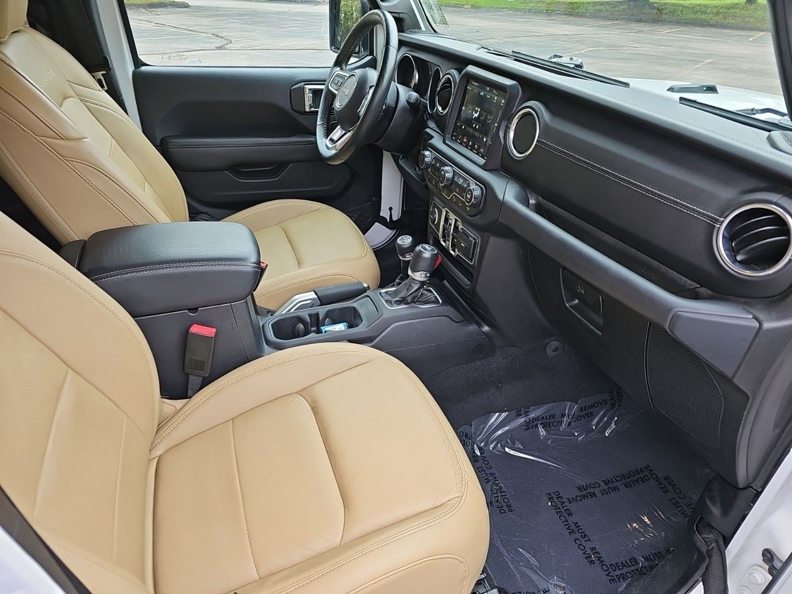 Used 2019 Bright White Clearcoat Jeep Sahara image 9
