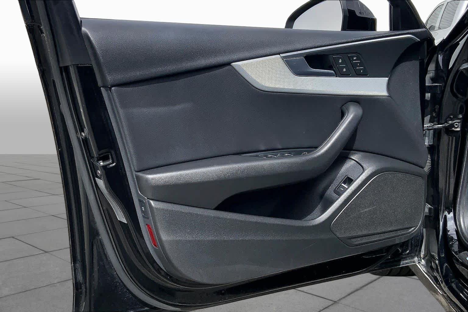 Used 2017  Audi Premium image 19