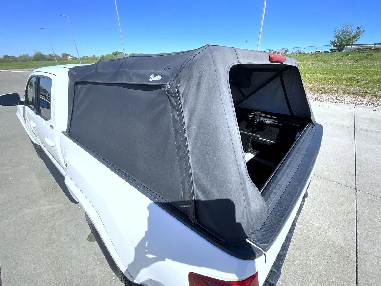 Used 2022 White Toyota SR5 image 24