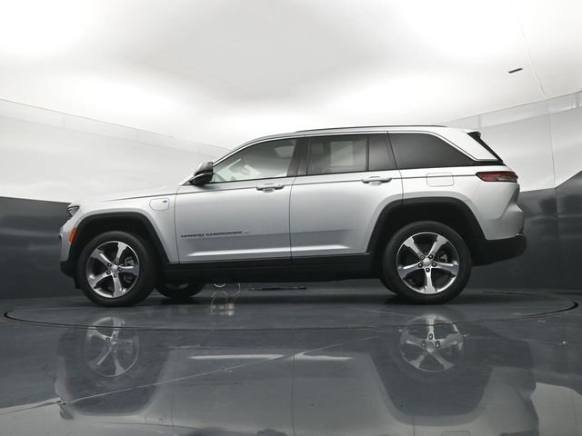 Used 2023 Silver Jeep 4xe image 21