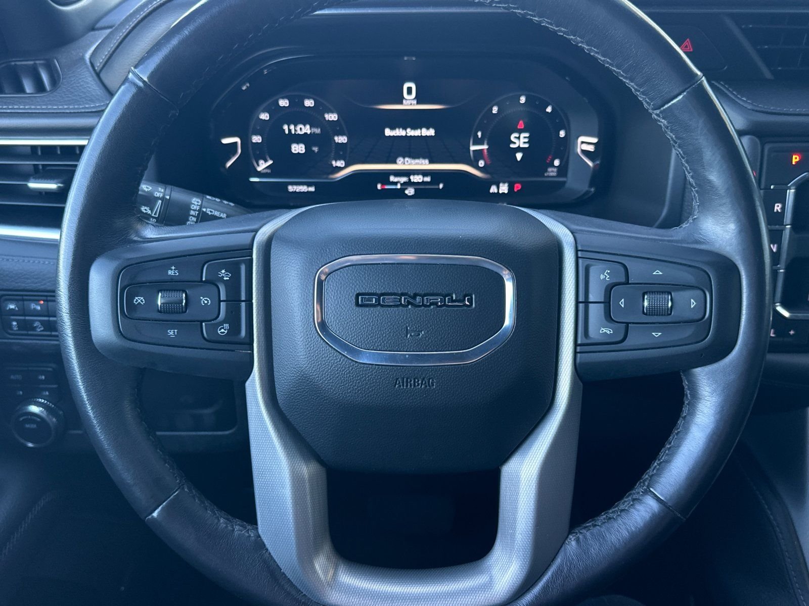 Used 2022 White Frost Tricoat GMC Denali image 22