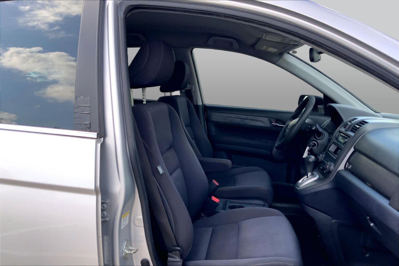 Used 2009 Alabaster Silver Metallic Honda LX image 8