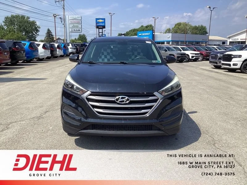 Used 2018 Black Hyundai SE image 2