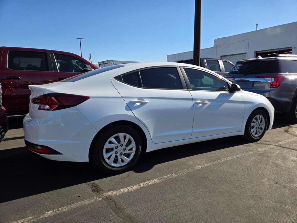 Used 2020 Quartz White Pear Hyundai SE image 2