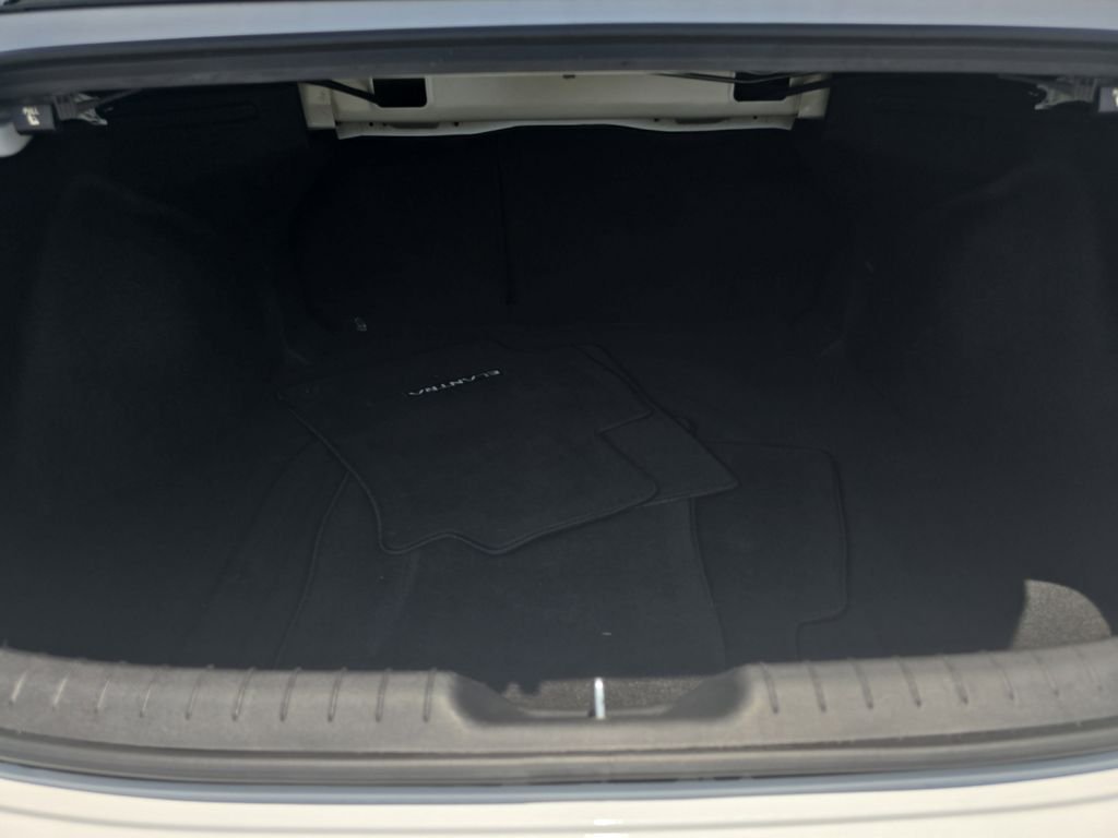 Used 2025 White Hyundai SEL Convenience image 14