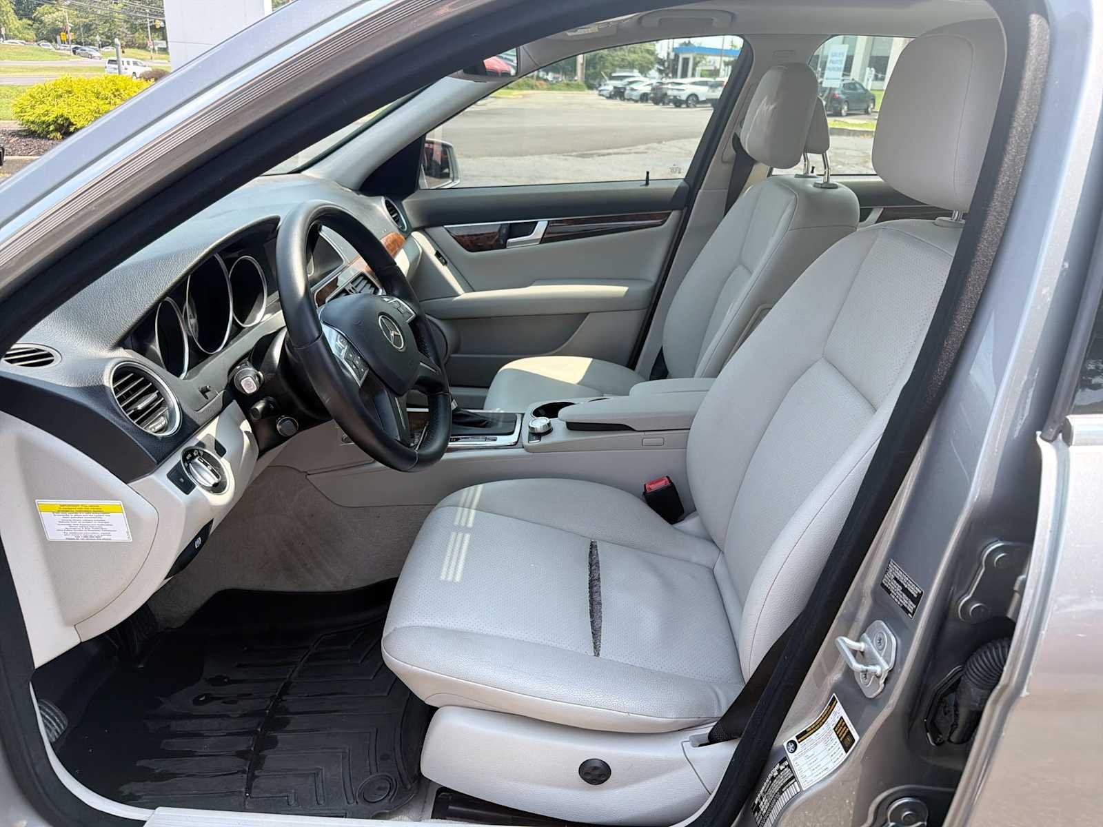 Used 2014 Palladium Silver Metallic Mercedes-Benz C 300 Luxury image 11