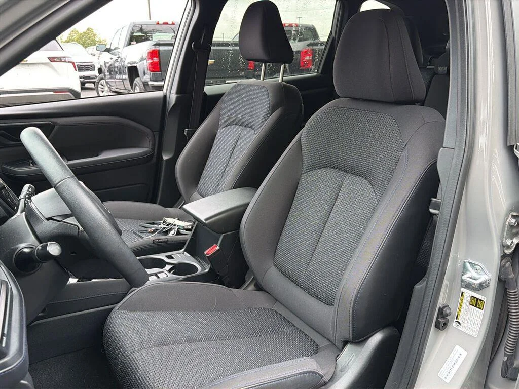 Used 2025 River Rock Pearl Subaru Premium image 14