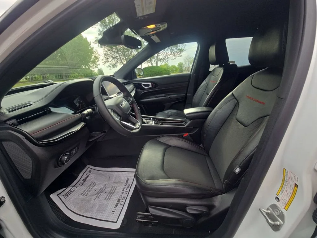 Used 2025 White Jeep Trailhawk image 26