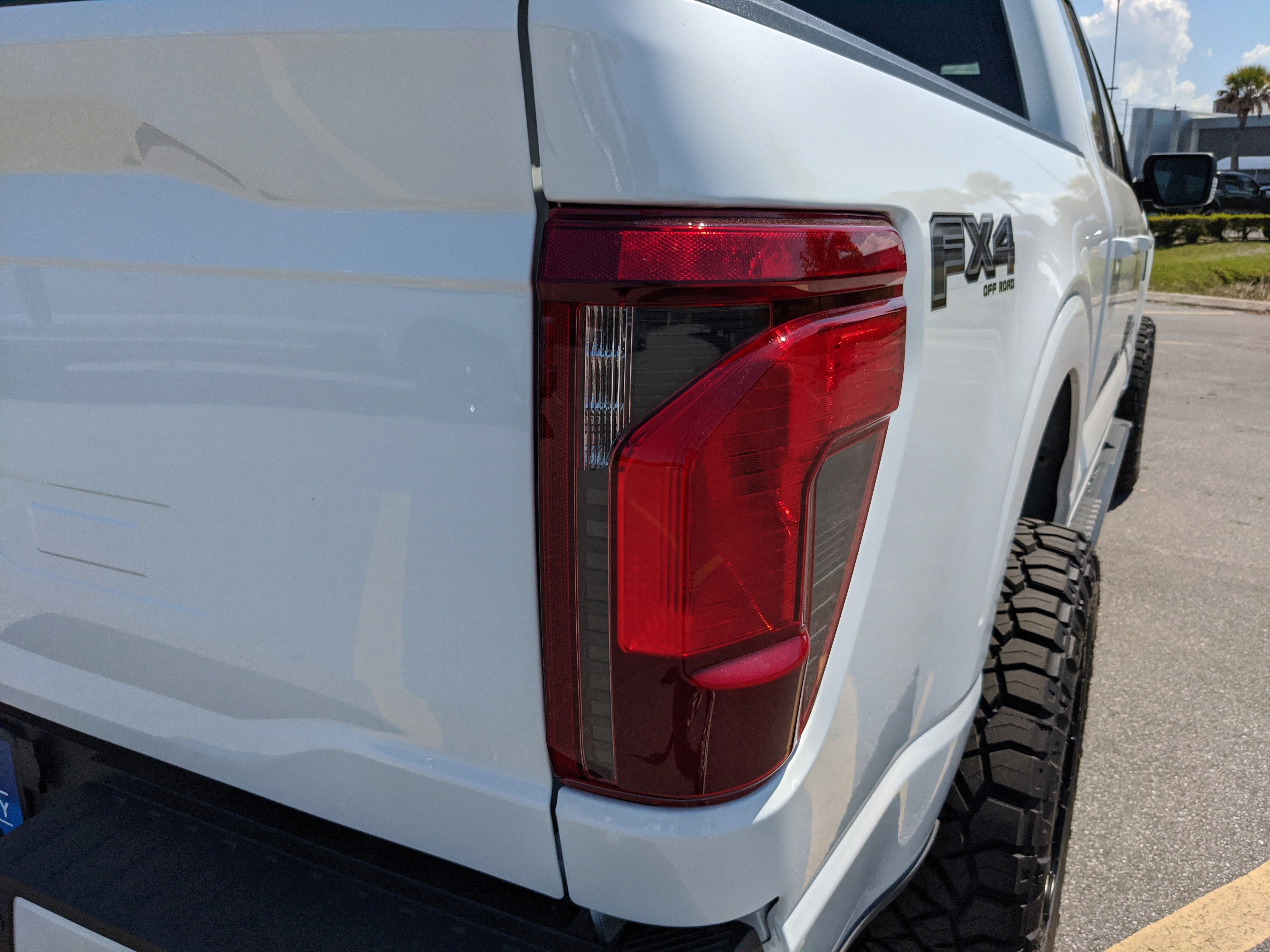 New 2026 Oxford White Ford XLT image 11