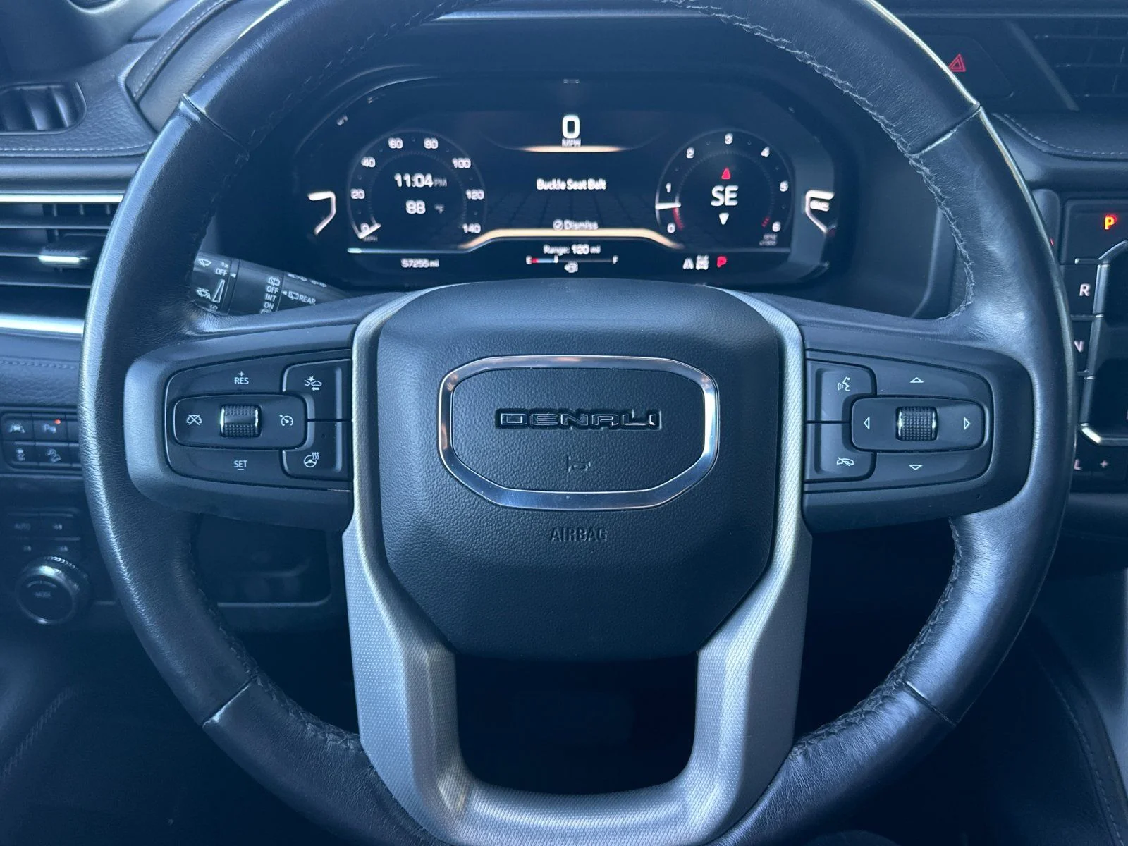 Used 2022 White Frost Tricoat GMC Denali image 22