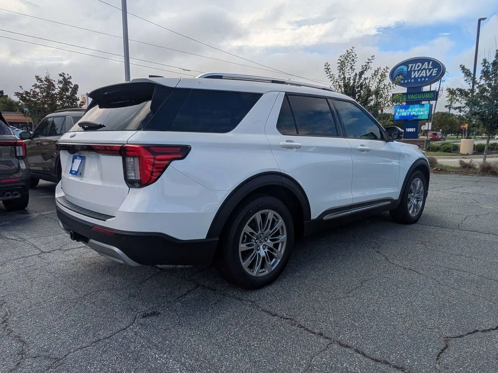 New 2026 Star White Metallic Tri-Coat Ford Platinum image 4