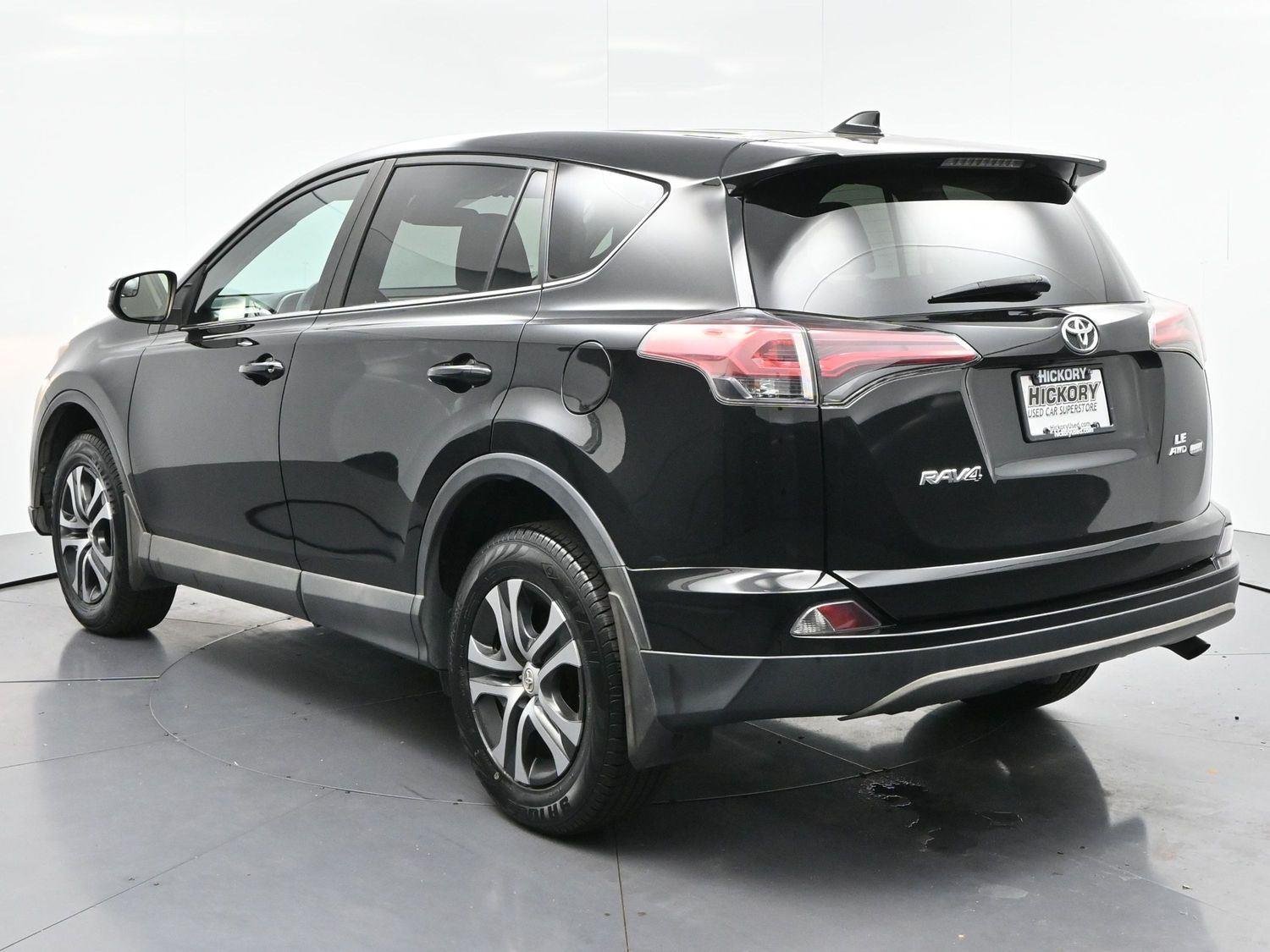 Used 2018 Black Toyota LE image 5