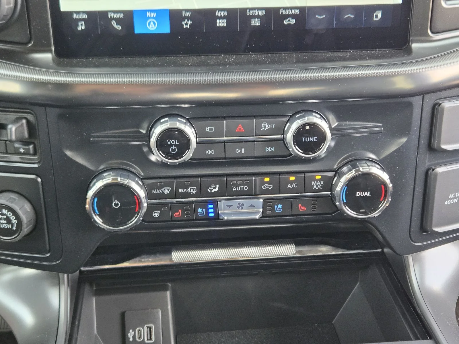 New 2026 Agate Black Metallic Ford Lariat® image 13