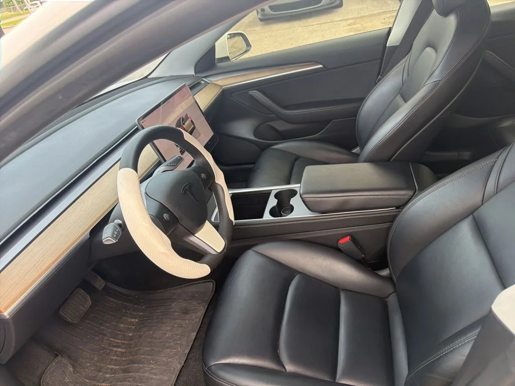 Used 2022 White Tesla Base image 6