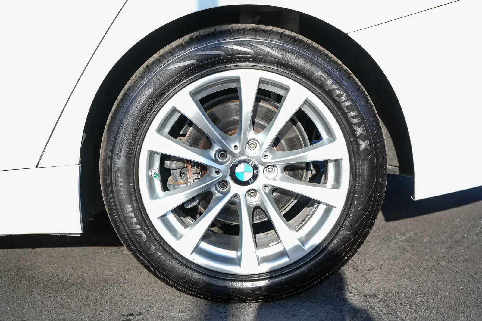 Used 2018 White BMW 320i image 10