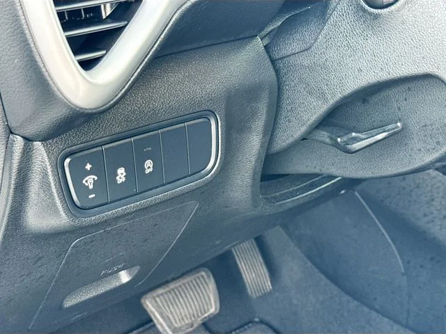 Used 2024 White Kia LX image 10