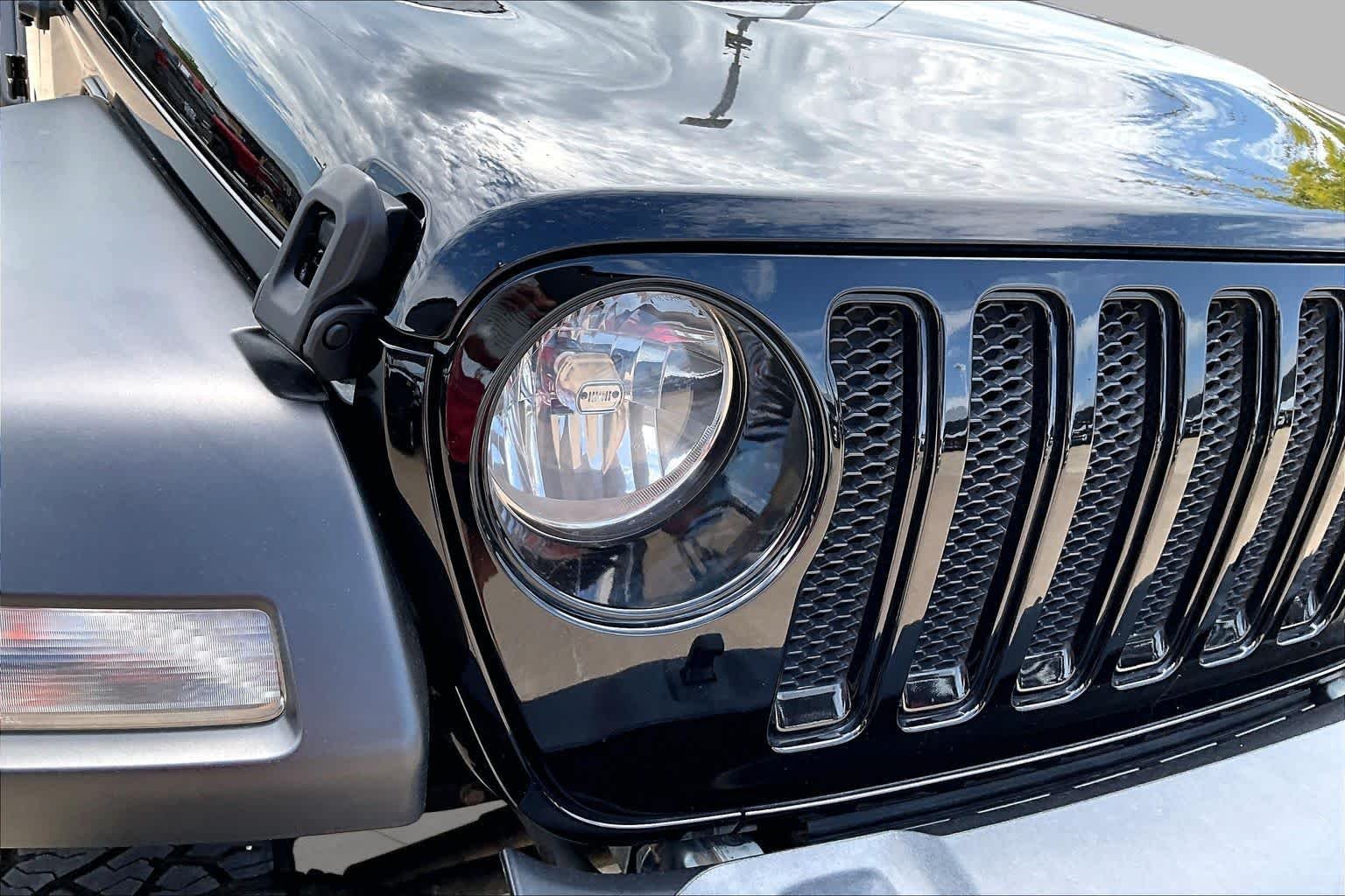 Used 2022 Black Clearcoat Jeep Unlimited Sport Altitude image 17