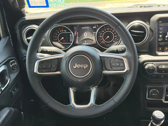 Used 2023 Black Jeep Overland image 16