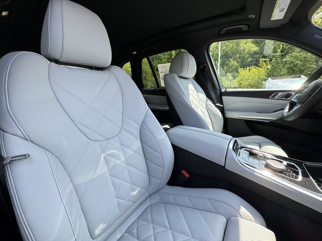 New 2026 Brooklyn Grey Metallic BMW xDrive40i image 27