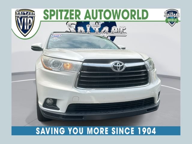 White 2015 Toyota Highlander SUV / Crossover Front-Wheel Drive