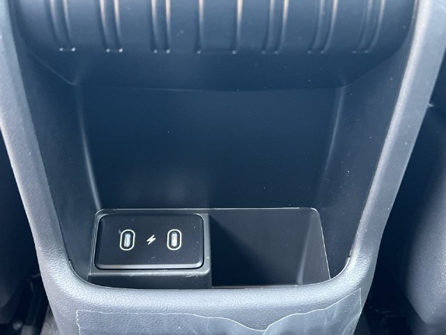 Used 2027 Black Hyundai SE image 33