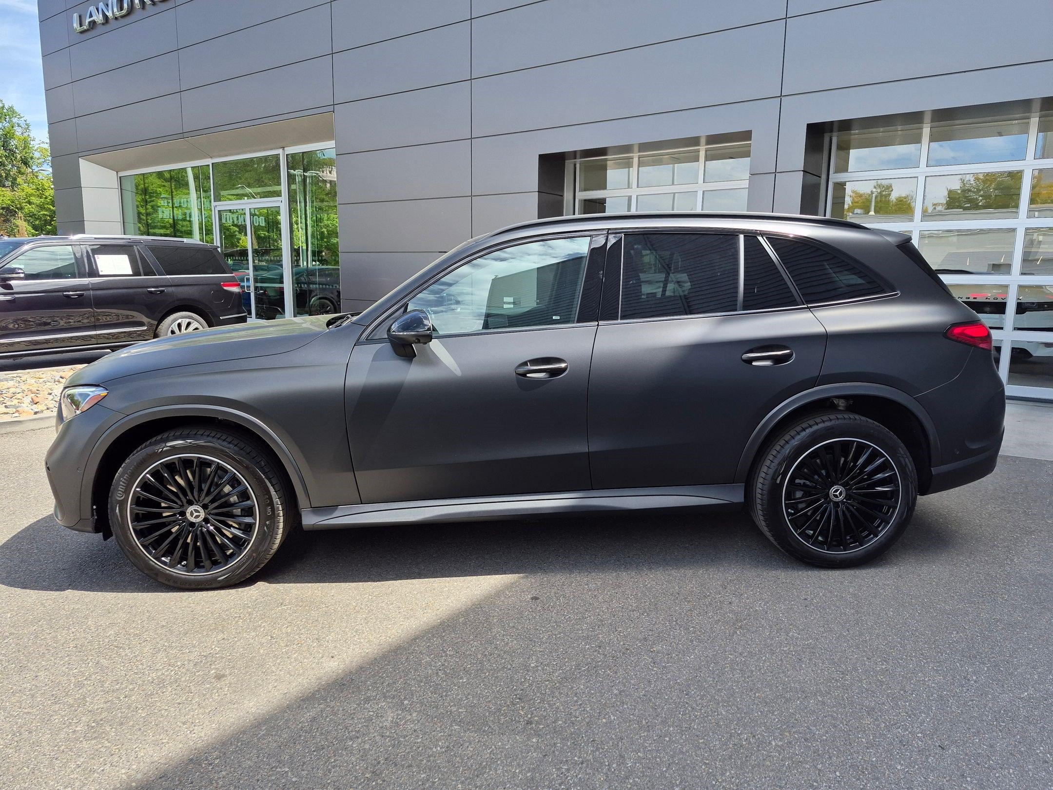 New 2027 MANUFAKTUR exclusive graphite grey magno Mercedes-Benz GLC 300 image 7