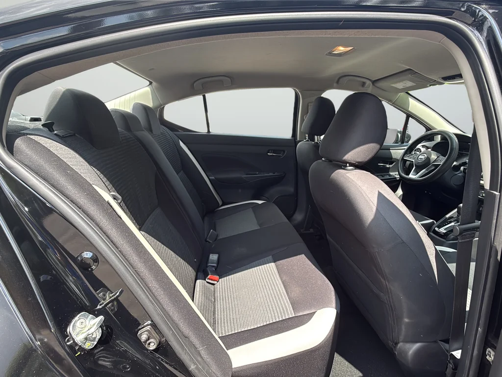 Used 2021 Black Nissan 1.6 SV image 13