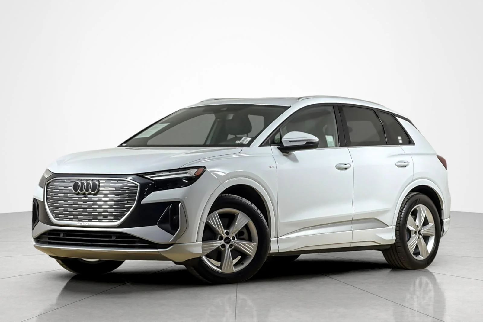2024 Audi Q4 e-tron Premium Plus
