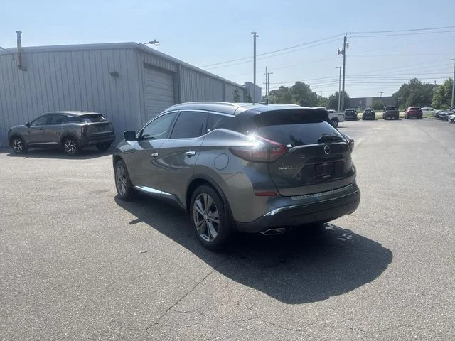 Used 2022 Gray Nissan Platinum image 7