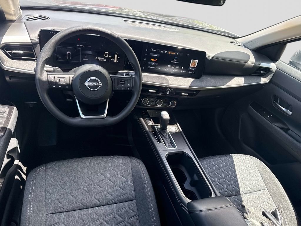 Used 2025 Gray Nissan SV image 14