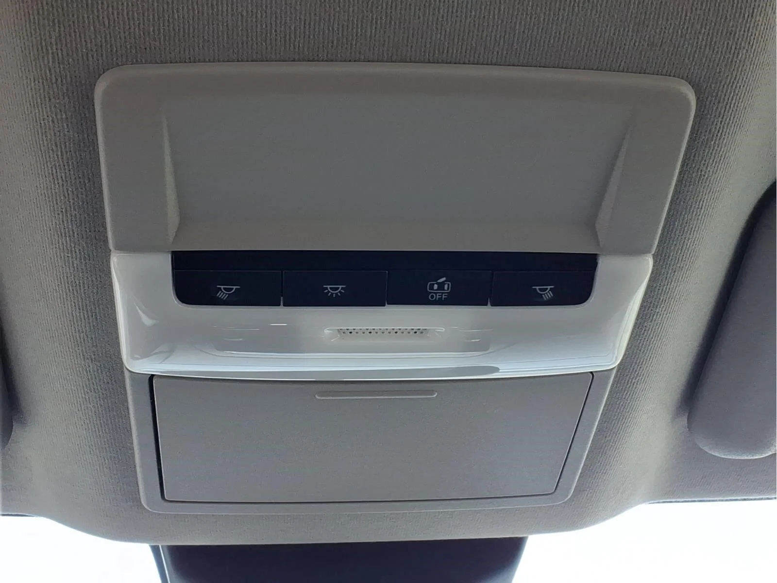 Used 2024  Nissan S image 14