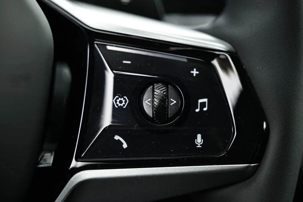 New 2026 Black Sapphire Metallic BMW 30 xDrive image 36