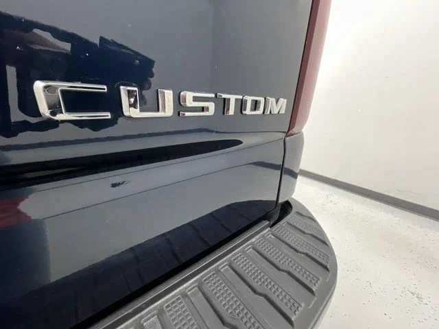 Used 2022 Blue Chevrolet Custom image 31