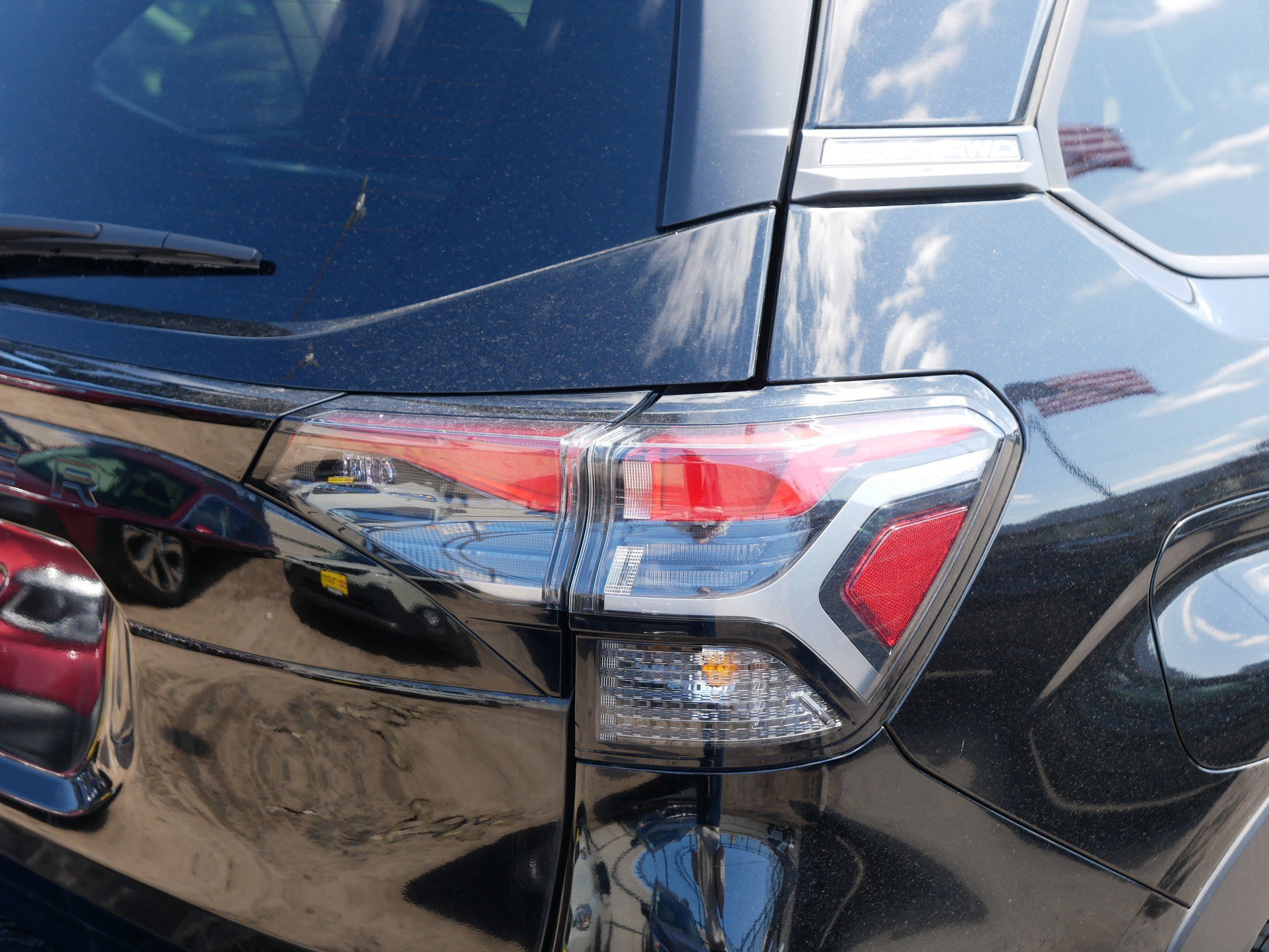 Used 2025 Crystal Black Silica Subaru Premium image 17