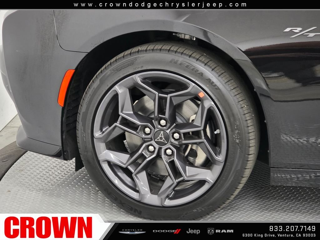 New 2026 Diamond Black Crystal Pearlcoat Dodge R/T image 9