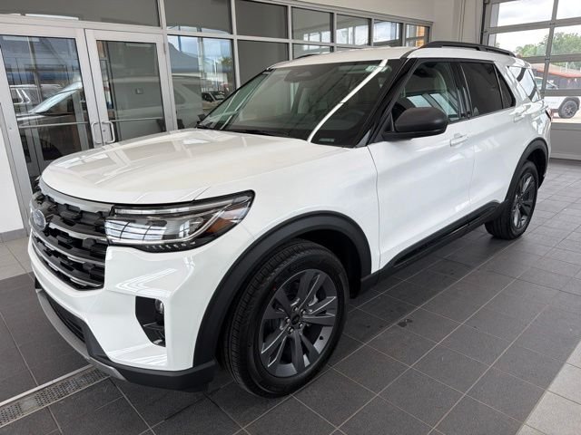 New 2026 Star White Metallic Tri-Coat Ford Active image 4