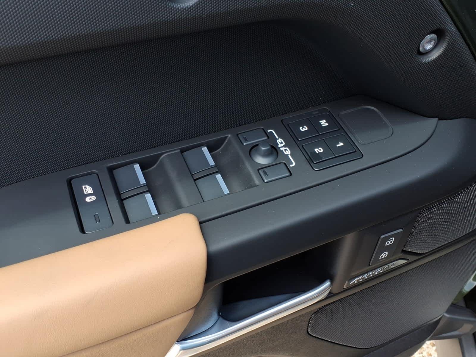 New 2026 Woolstone Green Land Rover X-Dynamic SE image 17