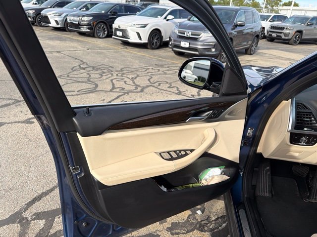 Used 2021 Blue Metallic BMW xDrive30e image 9