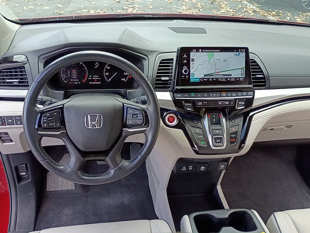 2025 Honda Odyssey Touring, photo 12 of 12