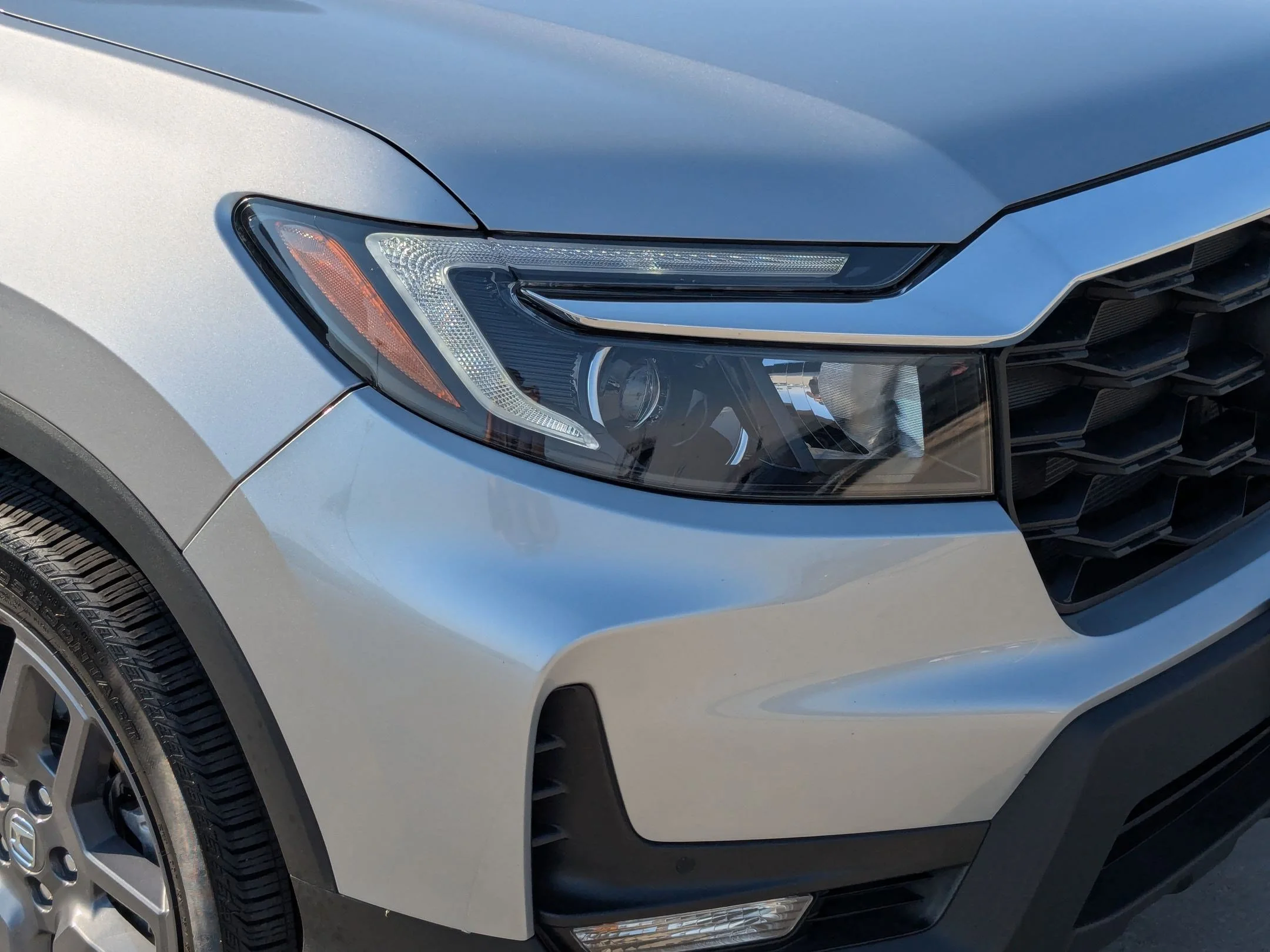 Used 2023 Lunar Silver Metallic Honda EX-L image 11
